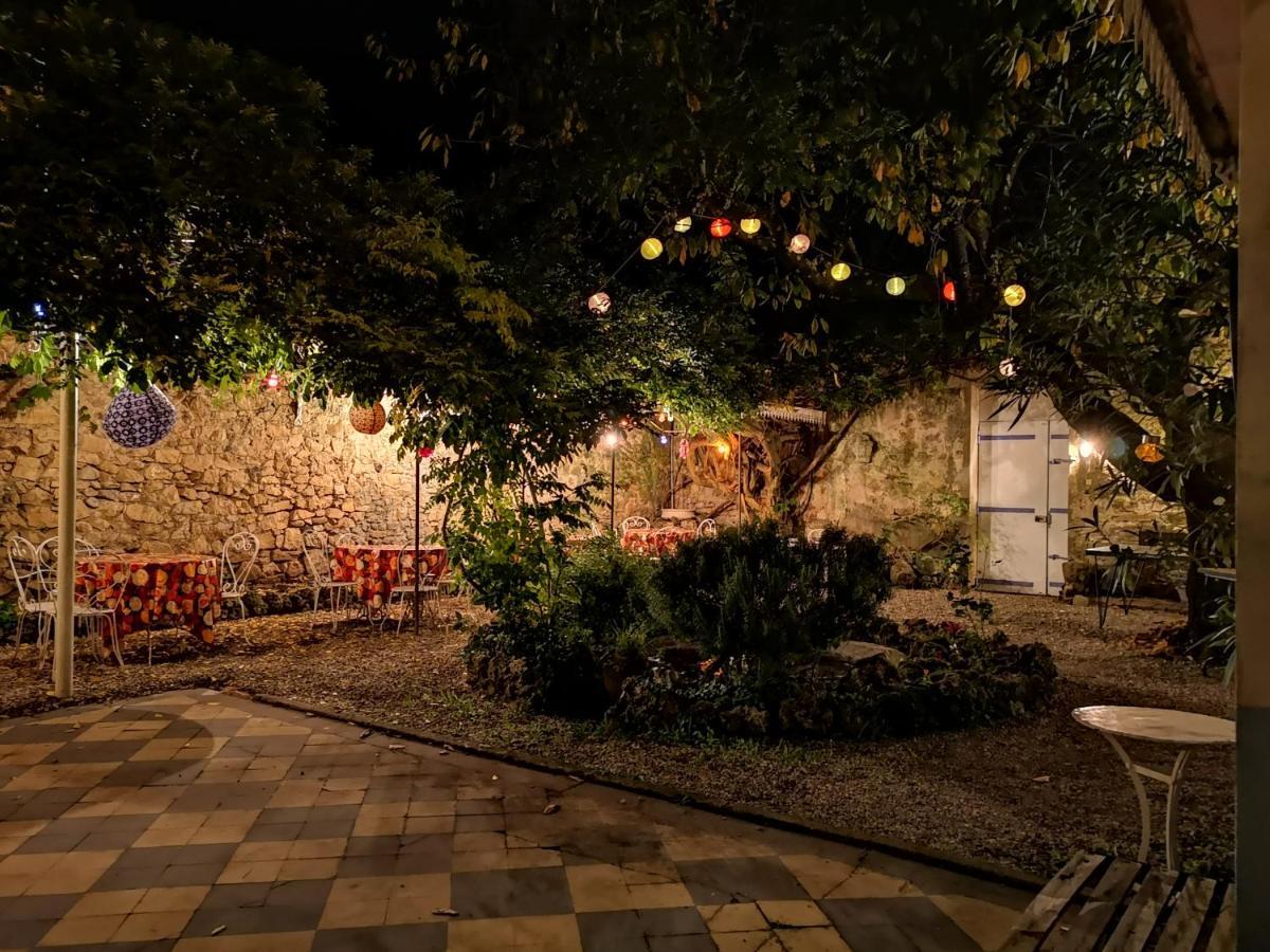 La Roseraie Lodeve Exterior photo