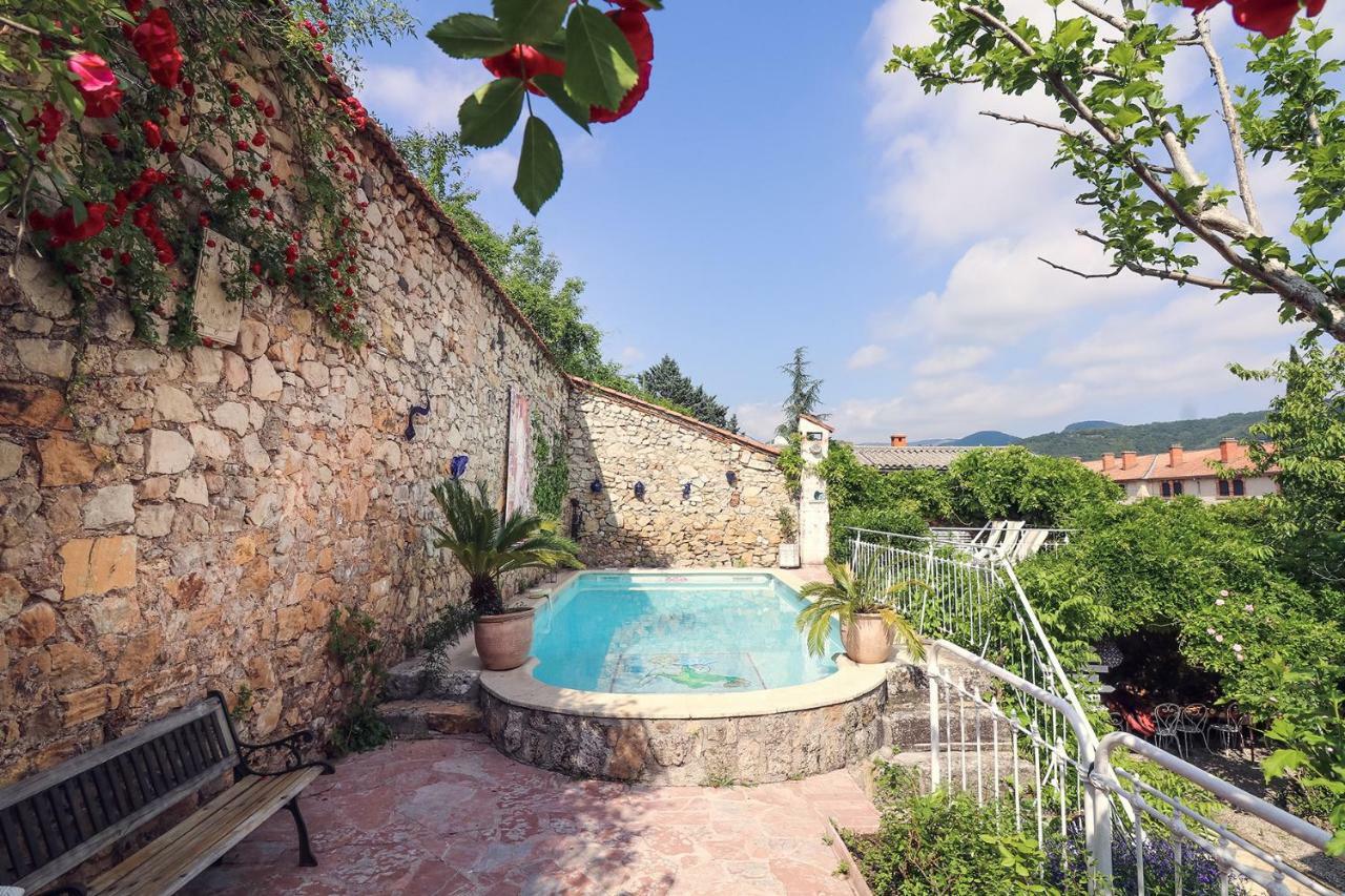 La Roseraie Lodeve Exterior photo